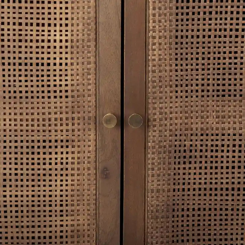 Meuble d'appoint en bois massif brun moyen avec portes en rotin