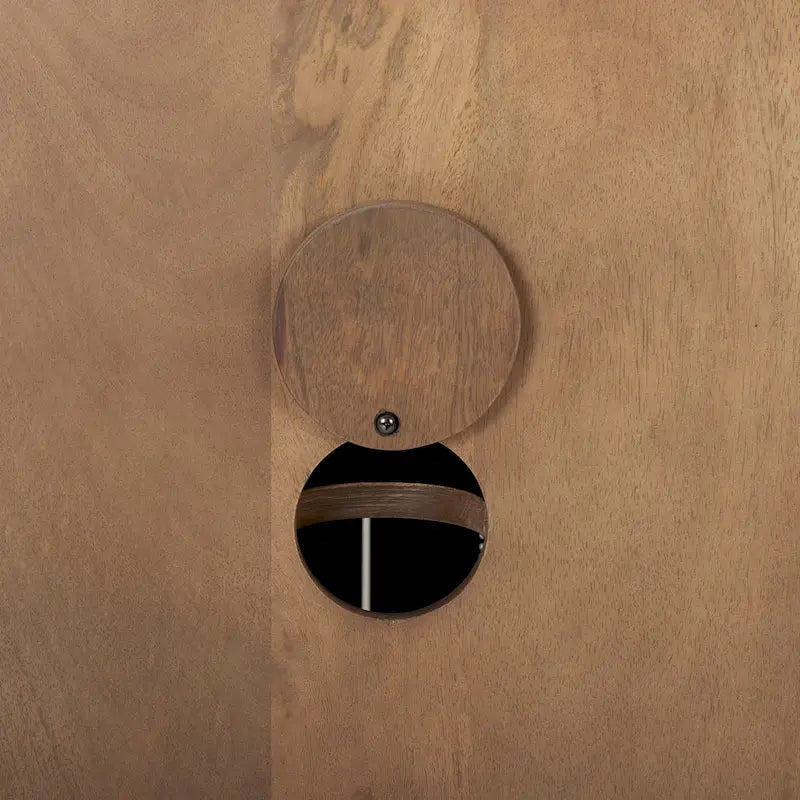 Meuble d'appoint en bois massif brun moyen avec portes en rotin
