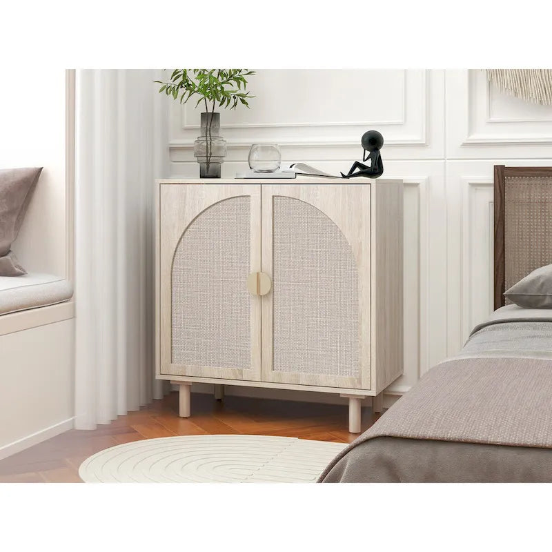 Meuble de rangement 2 portes en bois avec portes en rotin et étagères réglables pour chambre et salon