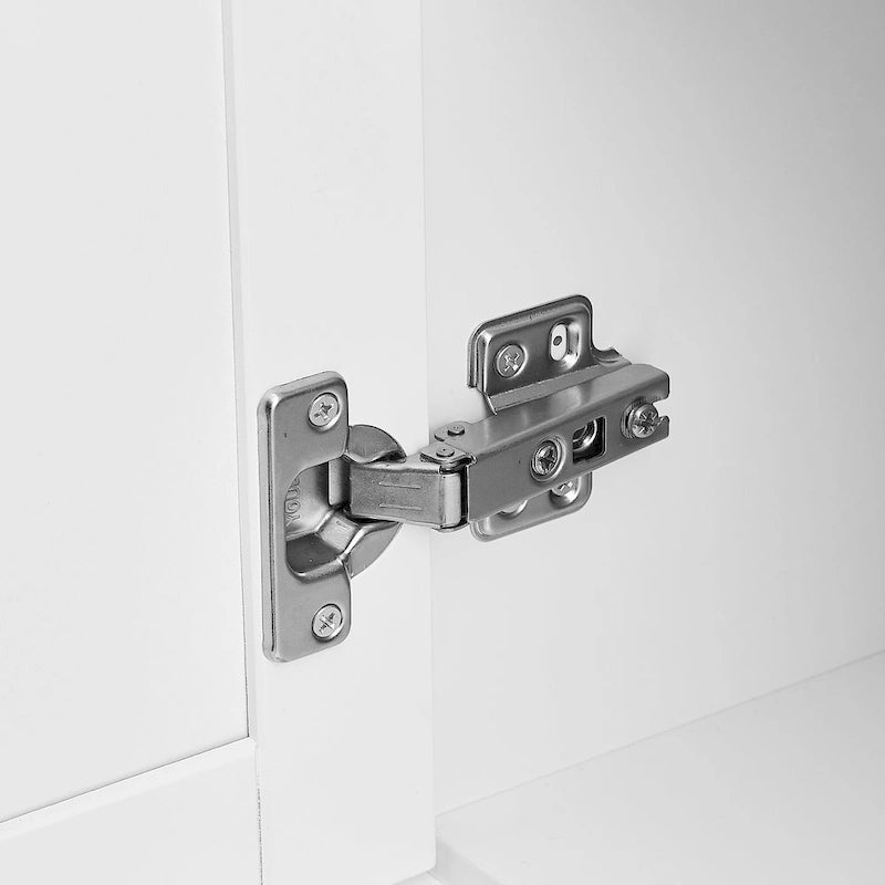 Meuble de salle de bain avec portes
