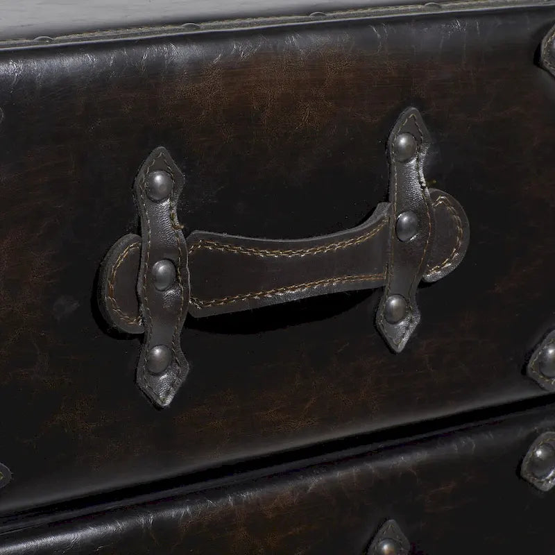 Commode de chambre vintage en bois et similicuir avec rivets et sangles